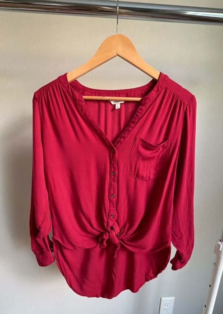 Candie's Women's Medium Burgundy Pink Roll Tab Sleeve V-Neck Tie Front Blouse